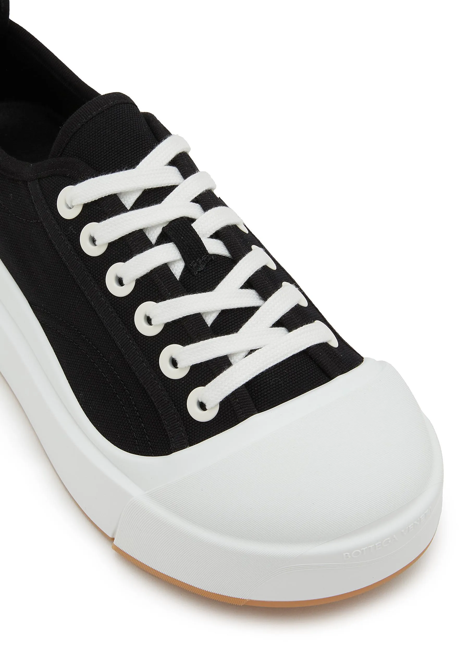 -----------BOTTEGA VENETA ---- ------------BLACK ----Vulcan Low Top Platform Sneakers --