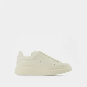 Alexander McQueen  Oversized Sneakers - Alexander Mcqueen - Black/White - Leather