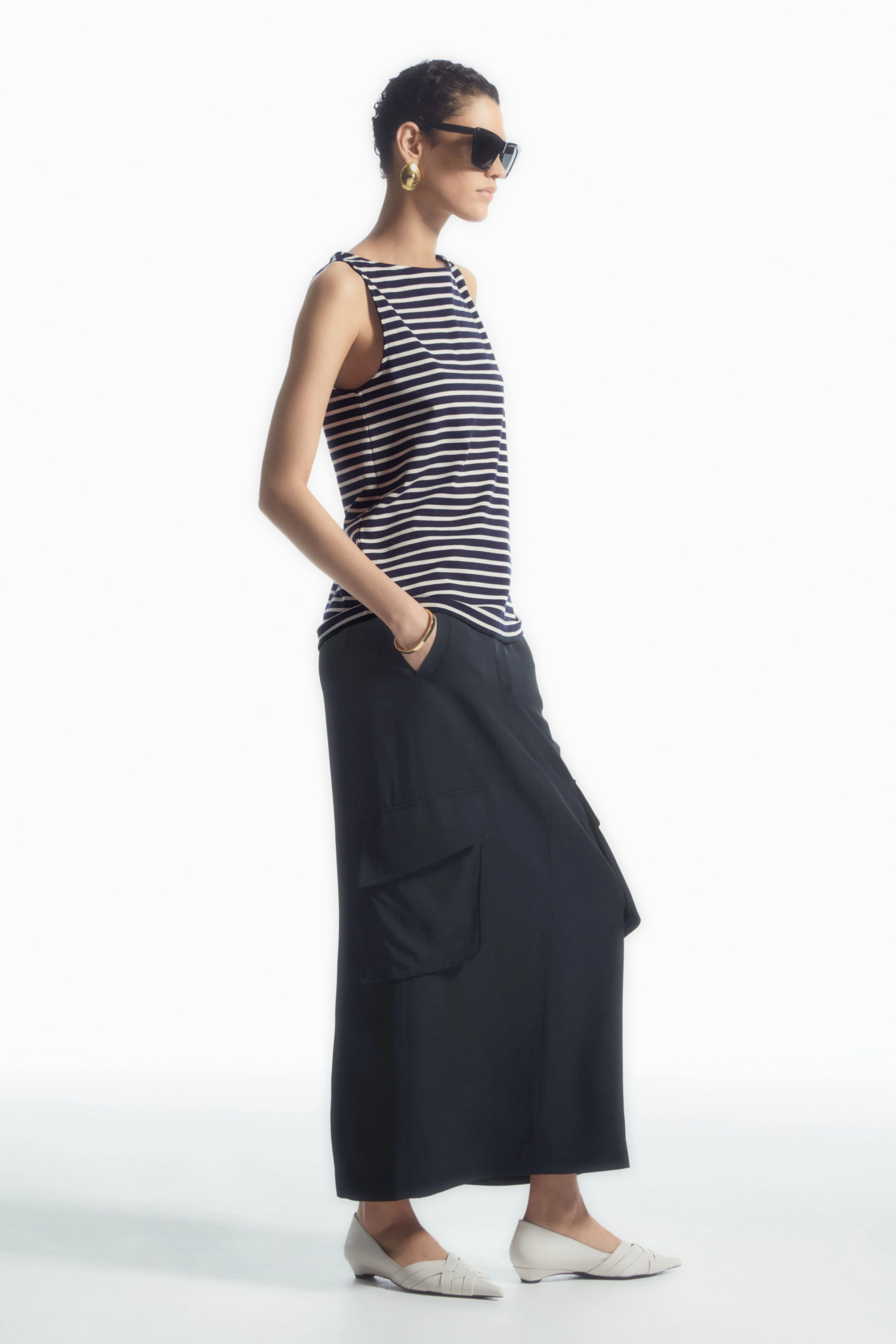 BOAT-NECK TANK TOP - Boat neck - Sleeveless - NAVY / STRIPED - Ladies | H&M GB