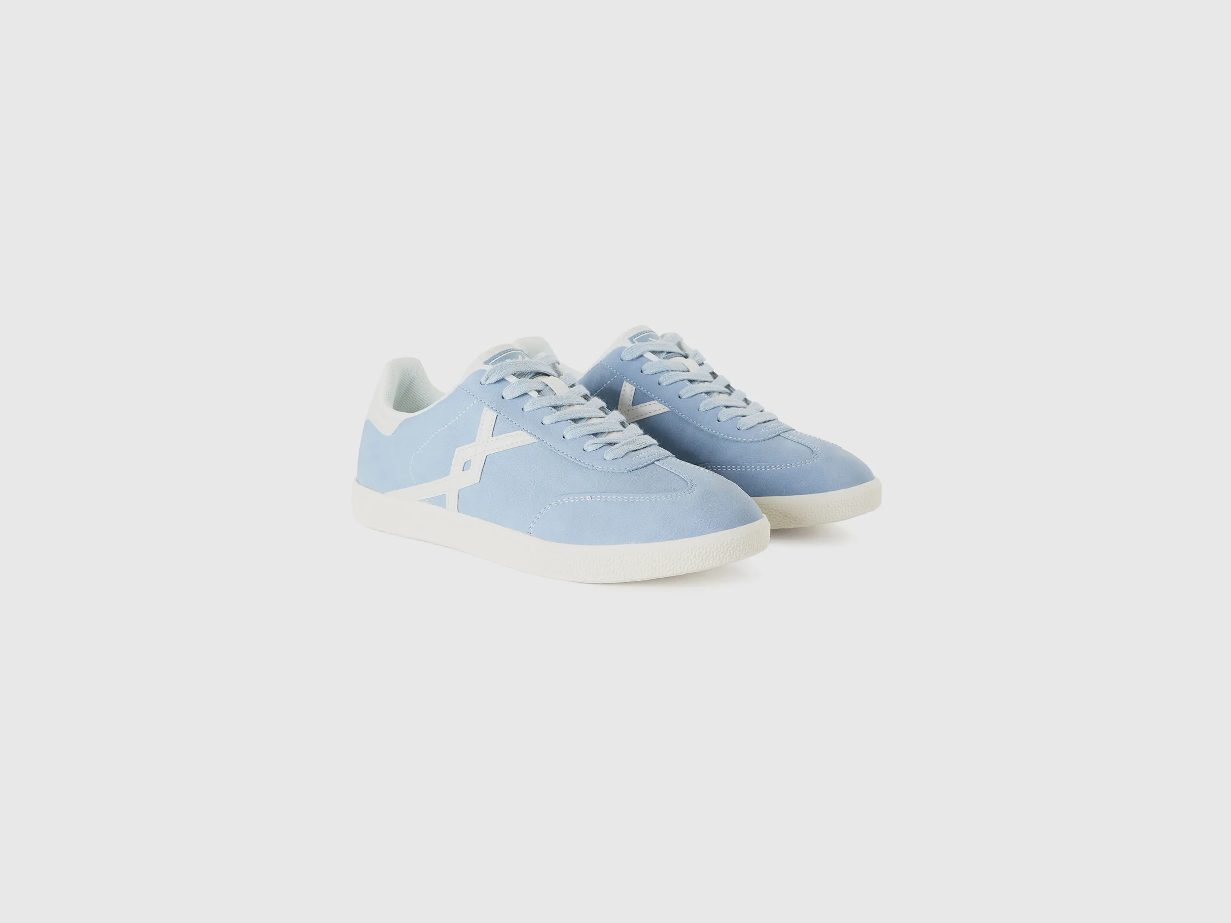 Low-top sneakers in imitation leather - Sky Blue | Benetton