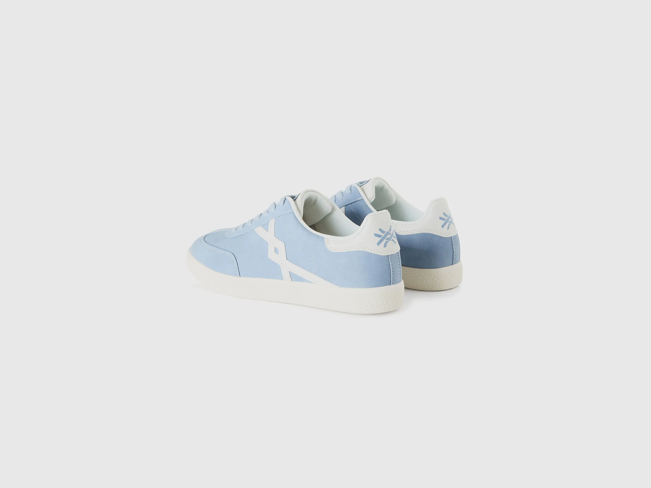 Low-top sneakers in imitation leather - Sky Blue | Benetton