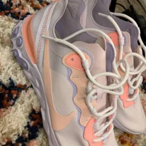 Nike Women’s Element 87