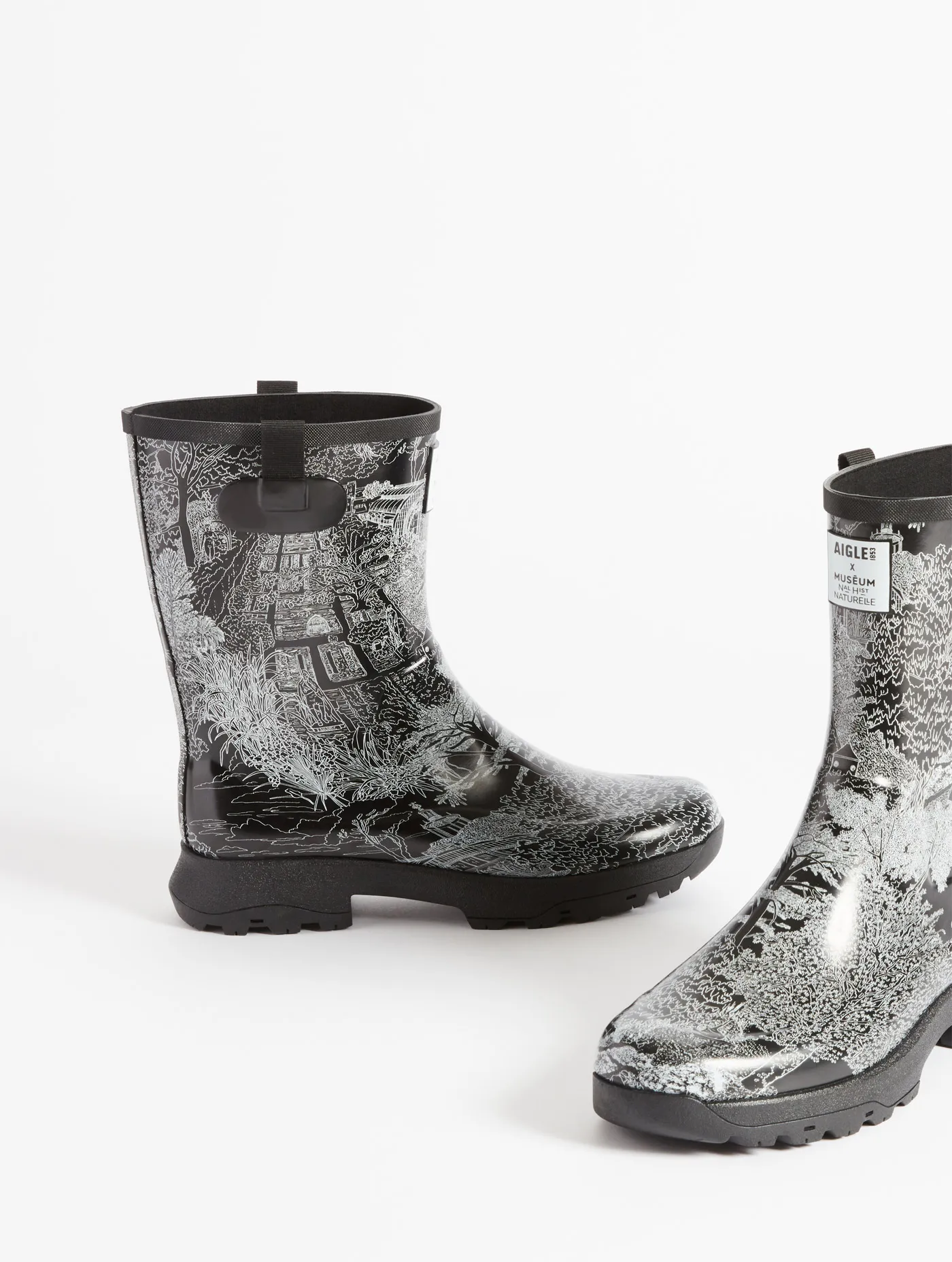 Printed version of the versatile leisure boot