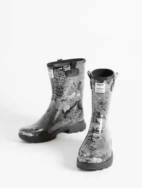 Printed version of the versatile leisure boot