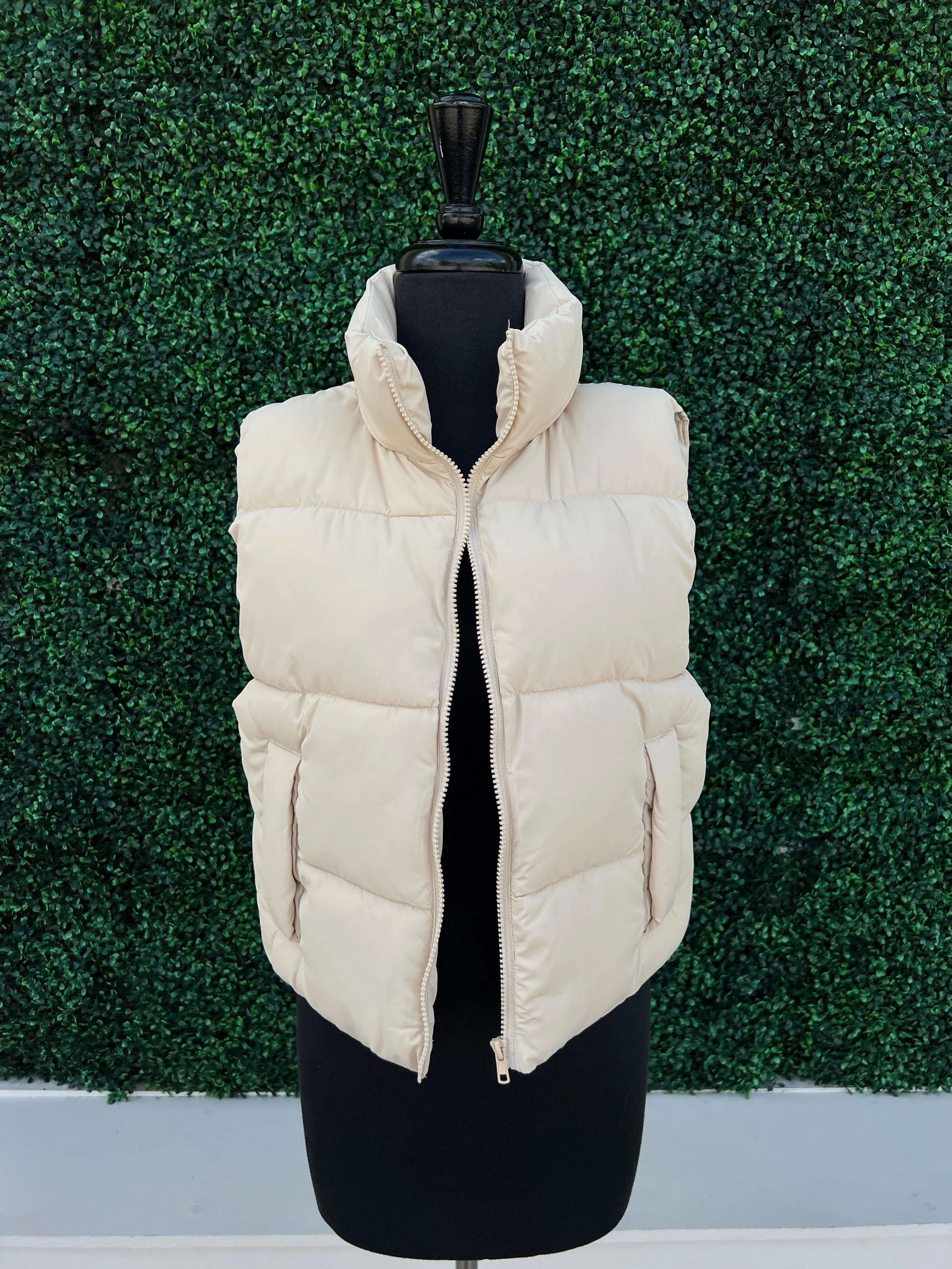 Short Puffer Vest