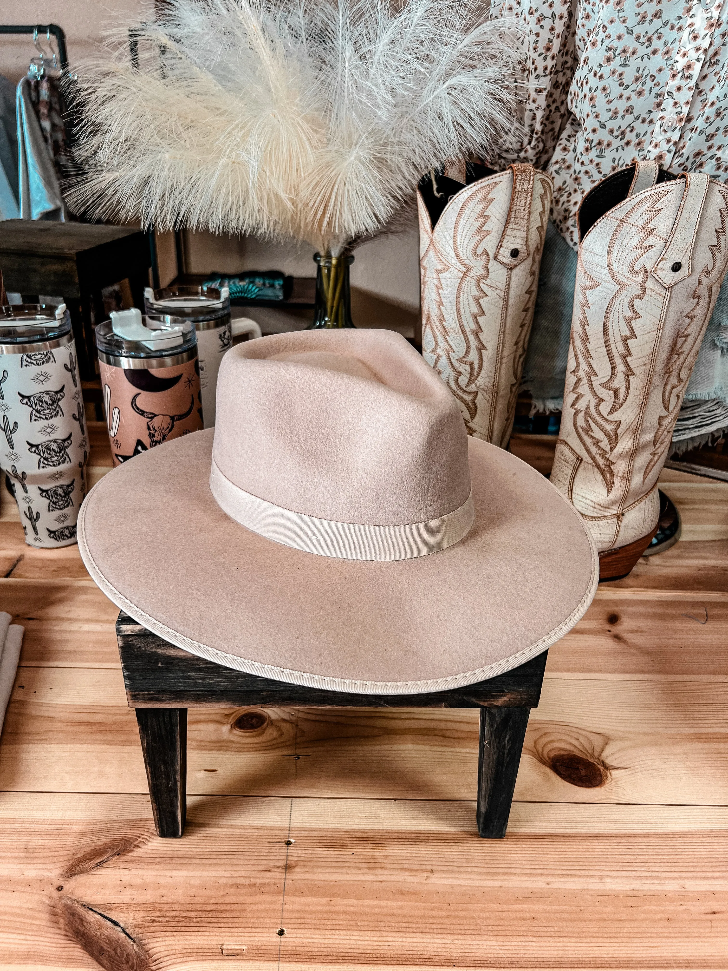 The Jesse James Felt Hat (Beige)