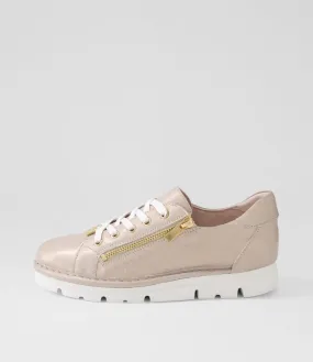 TOP END Elos Champagne Shrunken Leather Sneakers