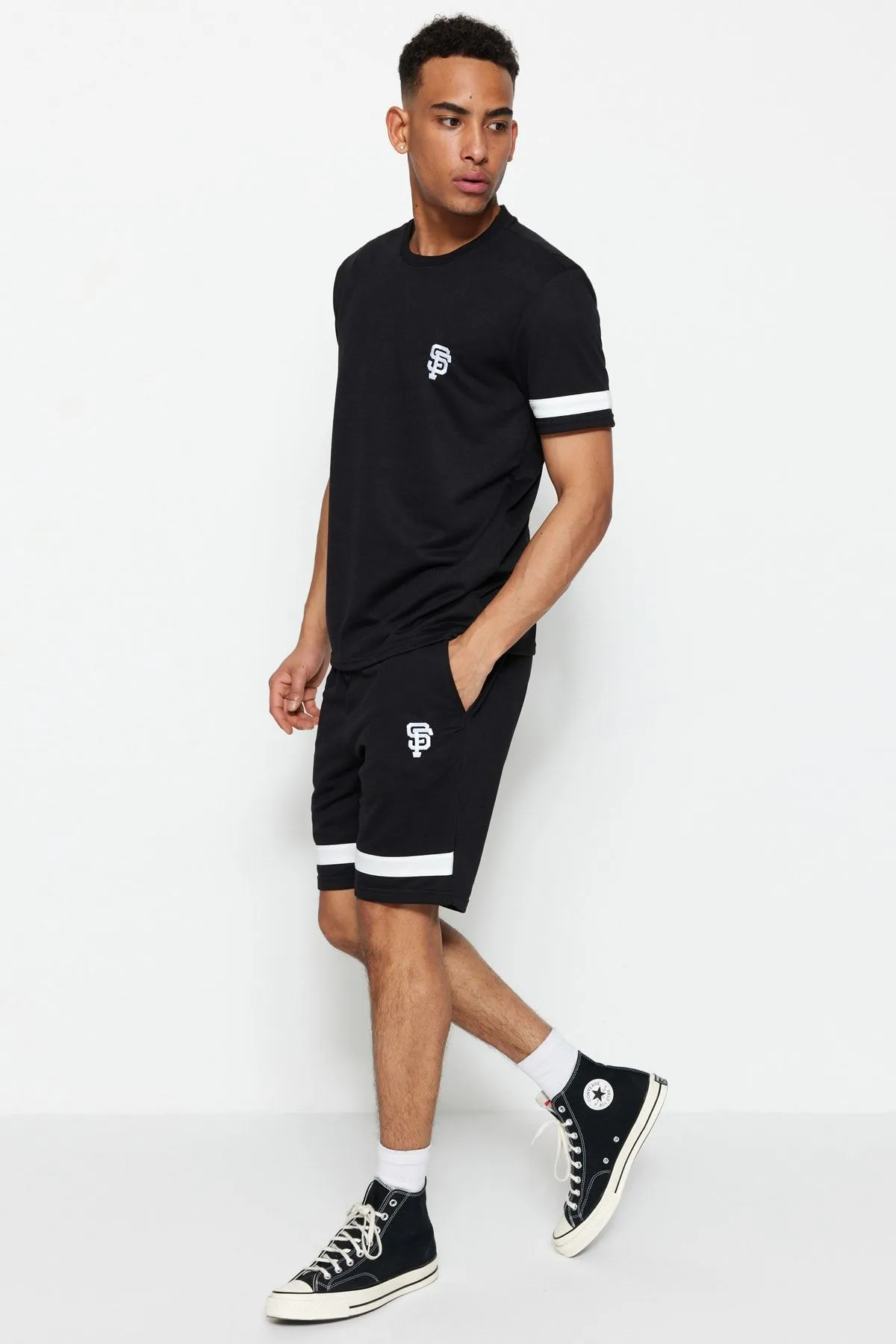 Tracksuit Set Regular Cut Embroidered Contrast Paneled T-Shirt/Shorts