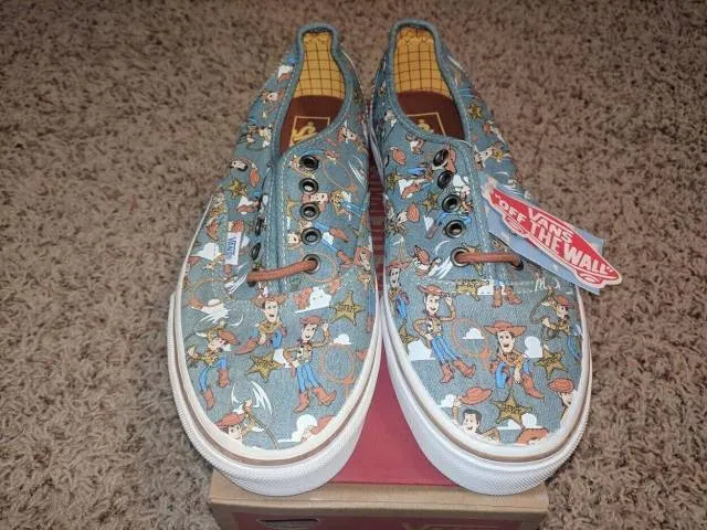 Vans x toy story authentic woody print denim  4 mens new rare mens 7/women's 8.5