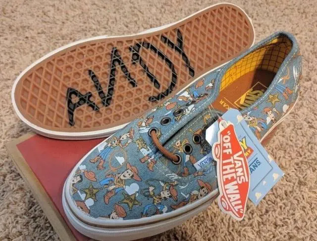 Vans x toy story authentic woody print denim  4 mens new rare mens 7/women's 8.5