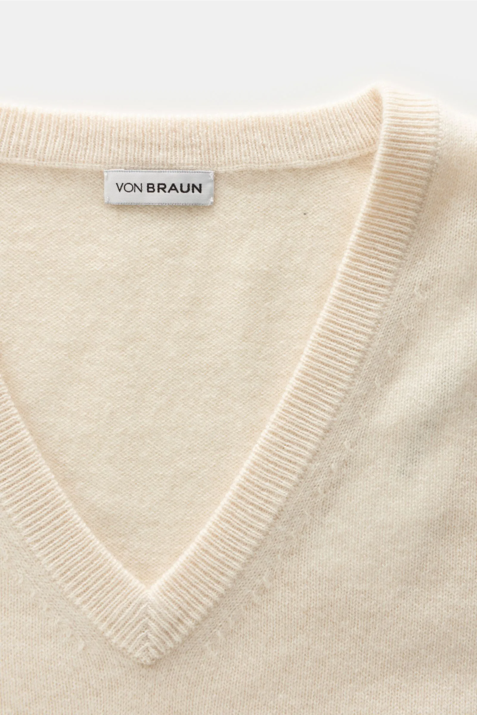 VON BRAUN cashmere V-neck jumper cream