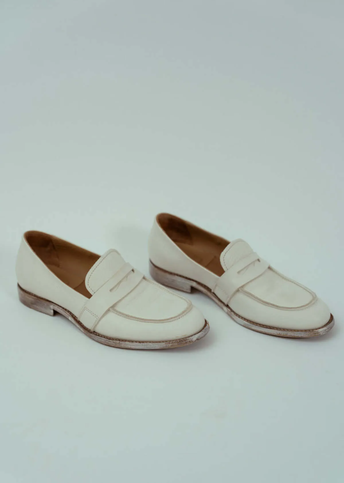 White AR Lux Loafer - White