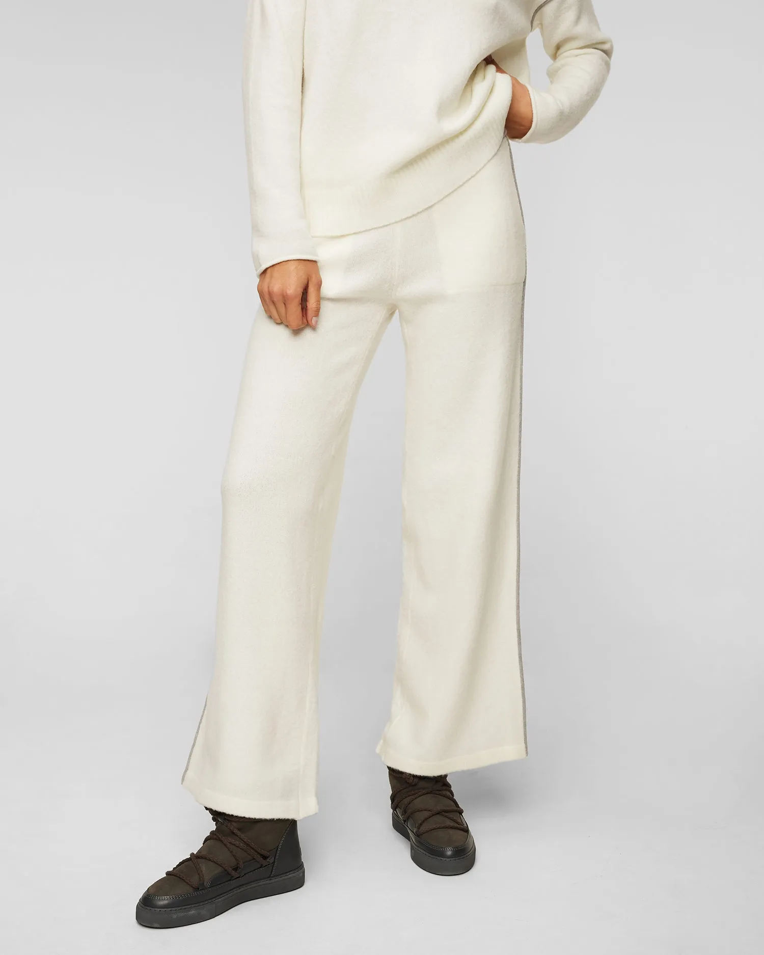 Women's trousers with wool Deha d93236-18001