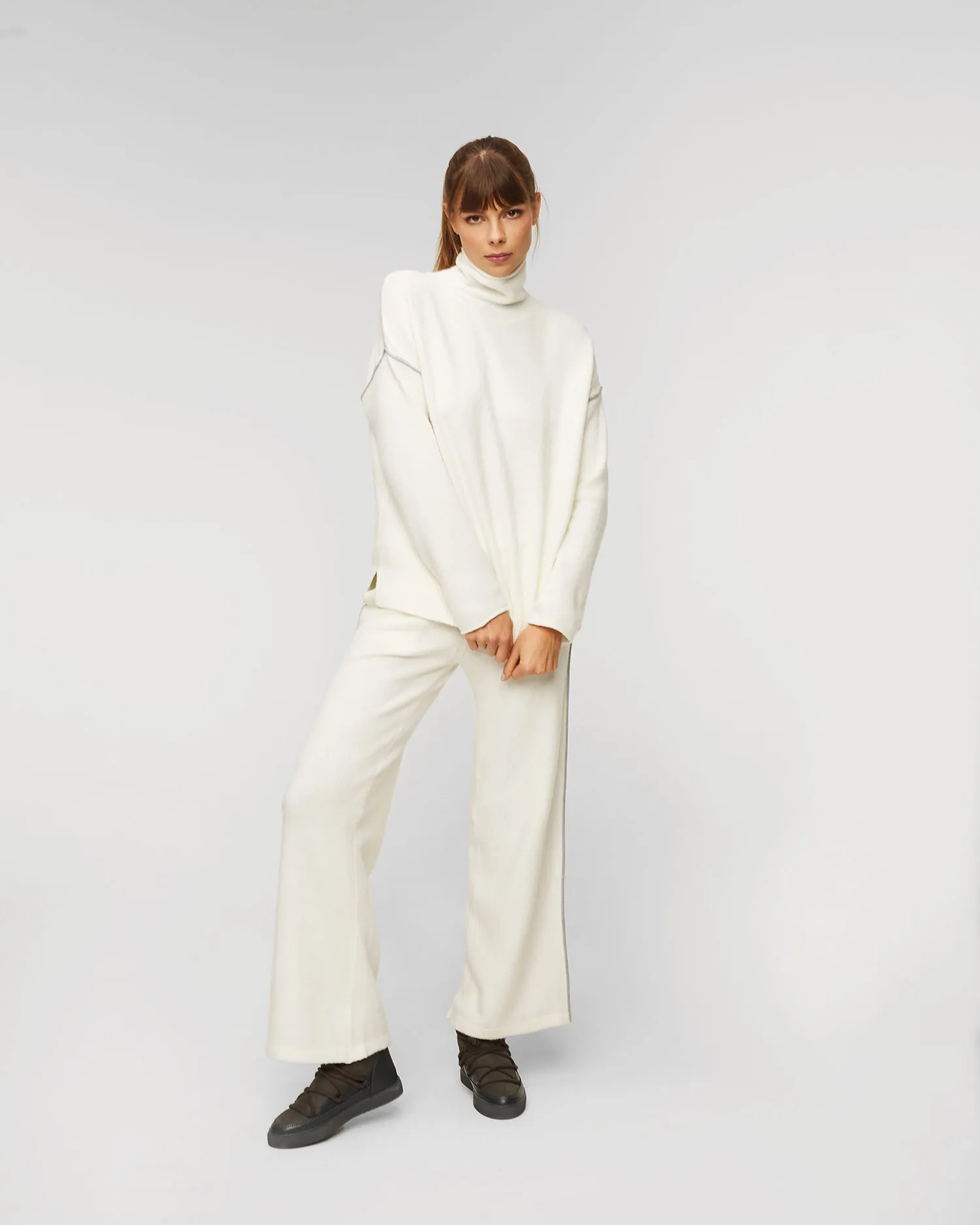 Women's trousers with wool Deha d93236-18001