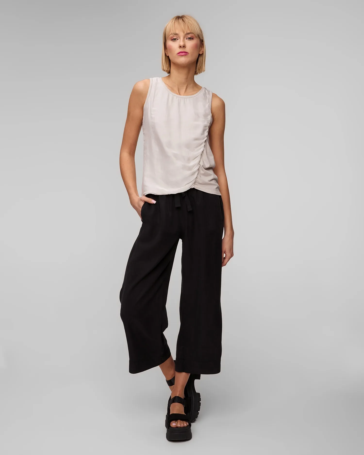 Women’s black culotte trousers Deha A00666-10009