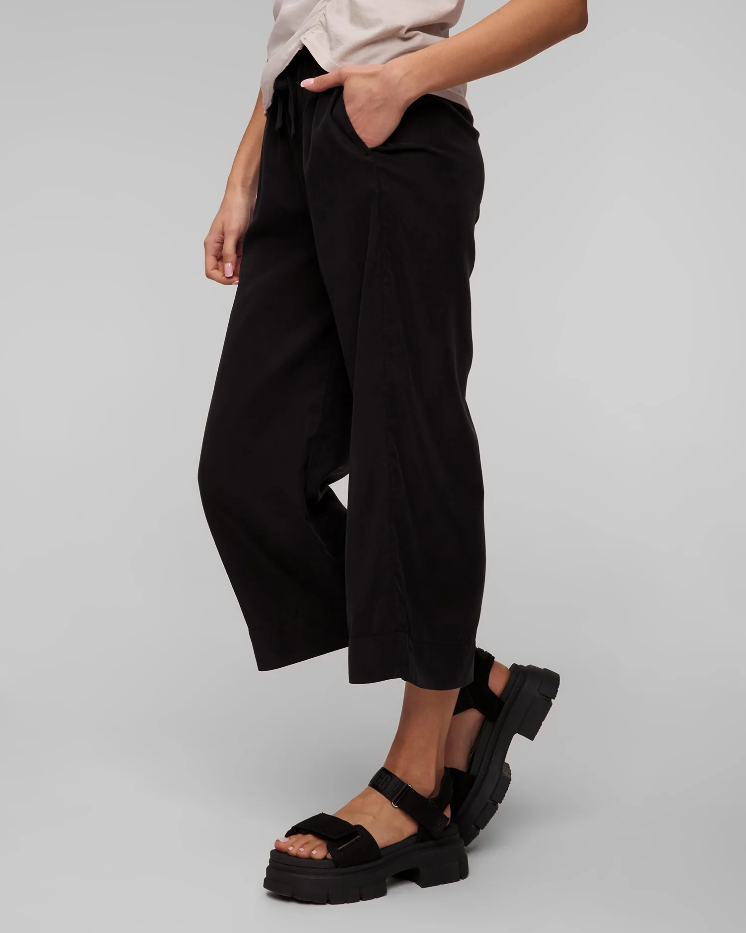 Women’s black culotte trousers Deha A00666-10009